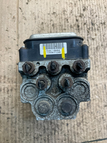 2004-07 Chevrolet Express ABS Pump Control OEM 13567136 Module S4470 DG5