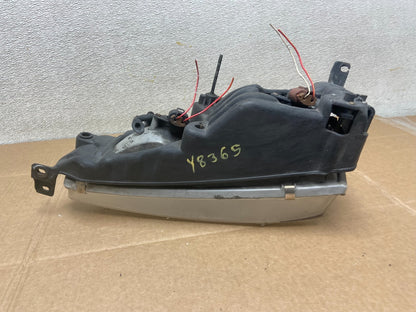 1995 to 1996 Toyota Camry Right Passenger RH Side Headlight OEM Y8365 DW7