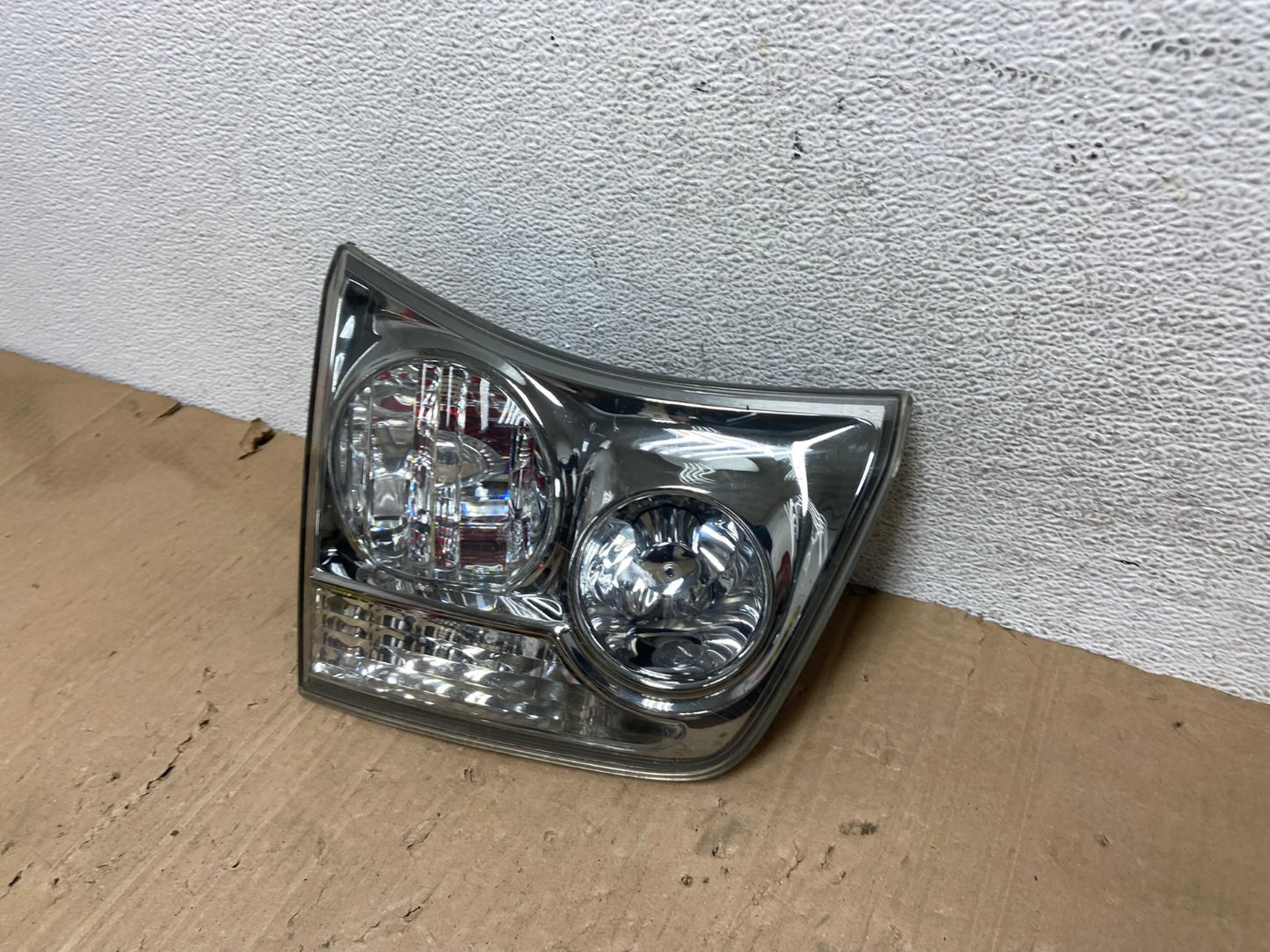 2004 to 2009 Lexus Rx350 RX330 Left Driver Inner Tail Light AE9368 LK1