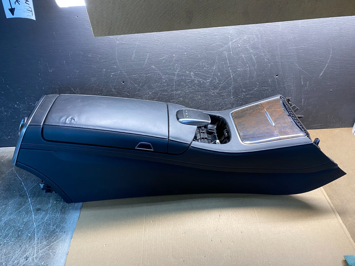2015 to 2017 Mercedes-Benz W217 W222 Center Console Arm Rest Panel AH2040 PS0