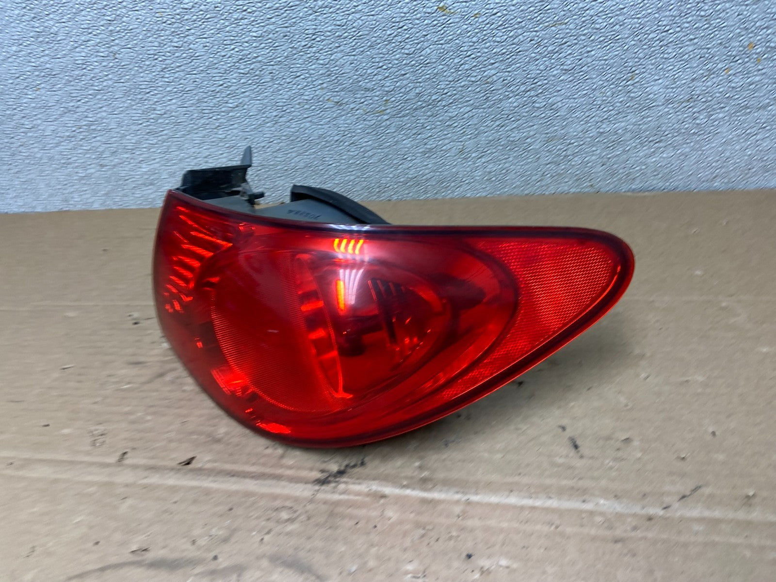 2007 to 2010 Hyundai Elantra Sedan Right Passenger Side Tail Light AB4697 LK1