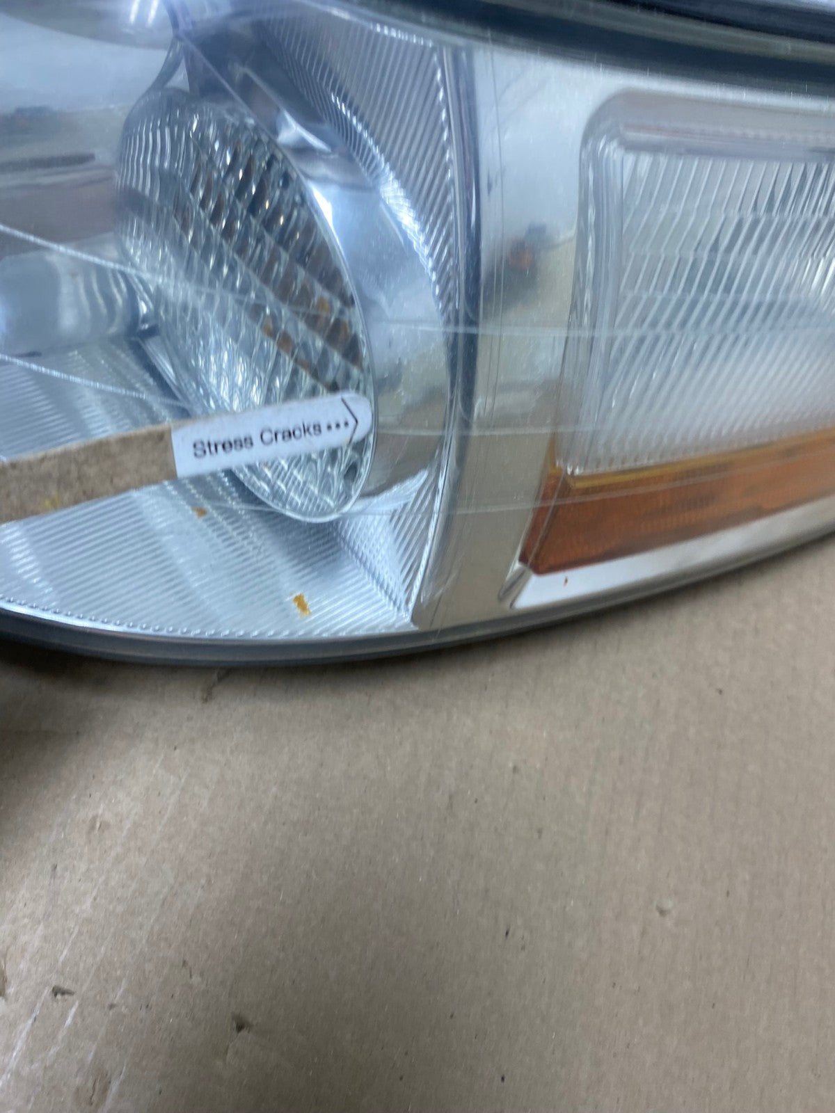 2005 to 2011 Lincoln Town Car Left Driver LH Side Headlight AE9504 LK4