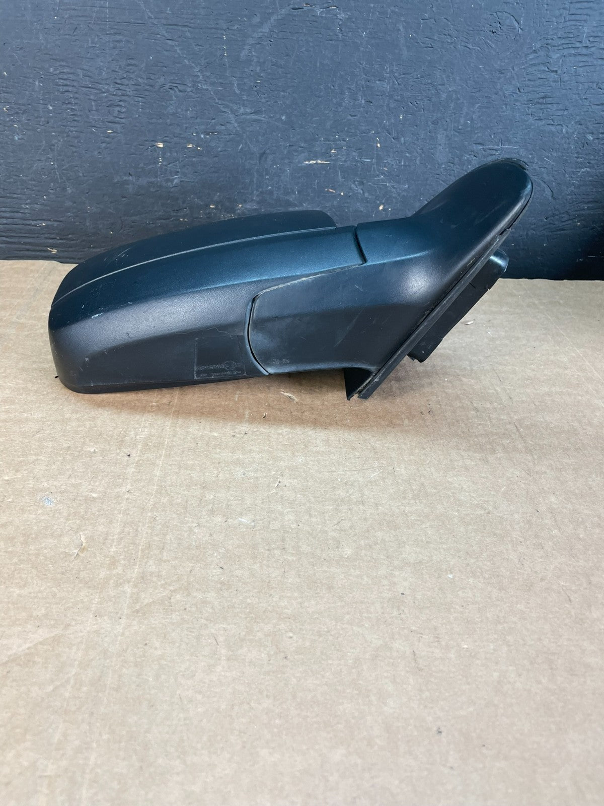 2003 to 2009 Kia Sorento Right Passenger View Door Mirror AE8317 DW3