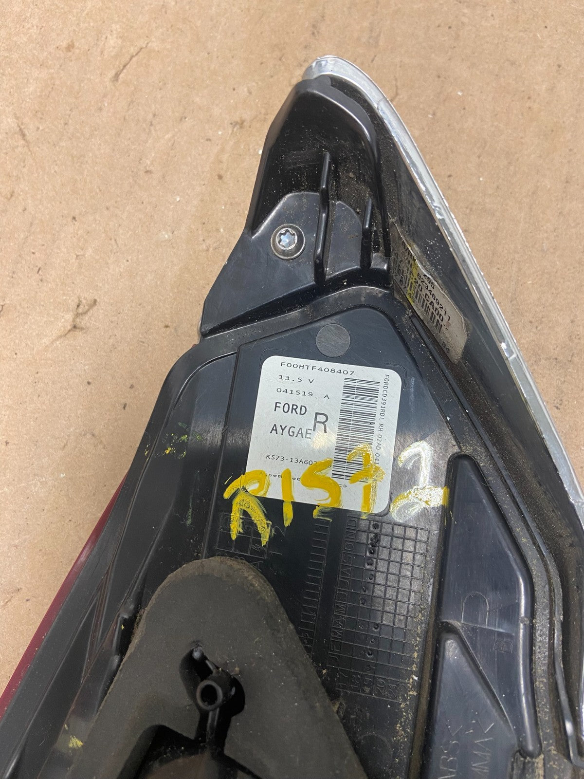 2017 - 2018 Ford Fusion Right Passenger RH Side Inner Tail Light R1572 DW6