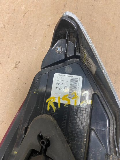 2017 - 2018 Ford Fusion Right Passenger RH Side Inner Tail Light R1572 DW6