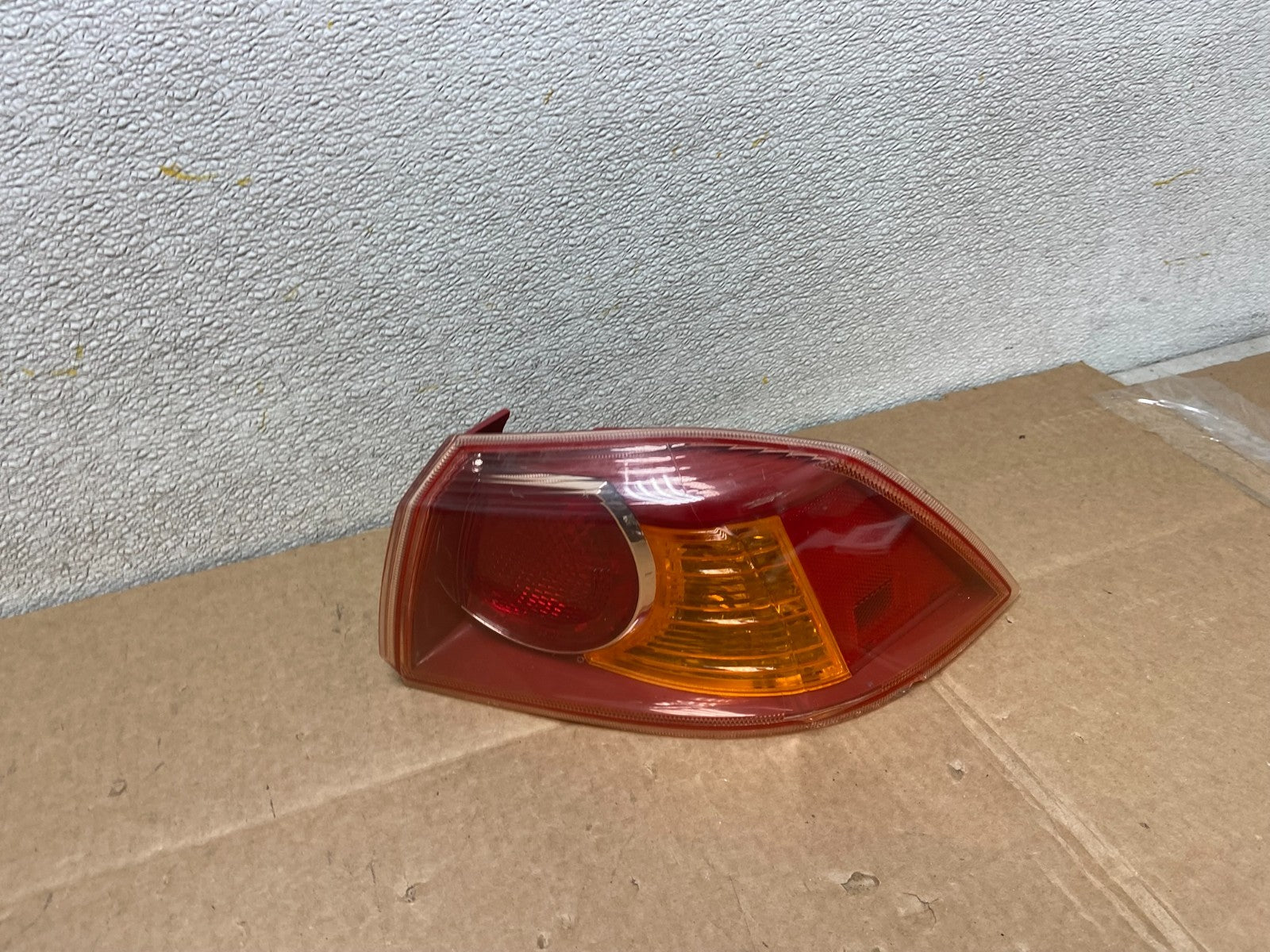 2008-2015 Mitsubishi Lancer Right Passenger Rh Tail Light Red OEM Y8529 DW0