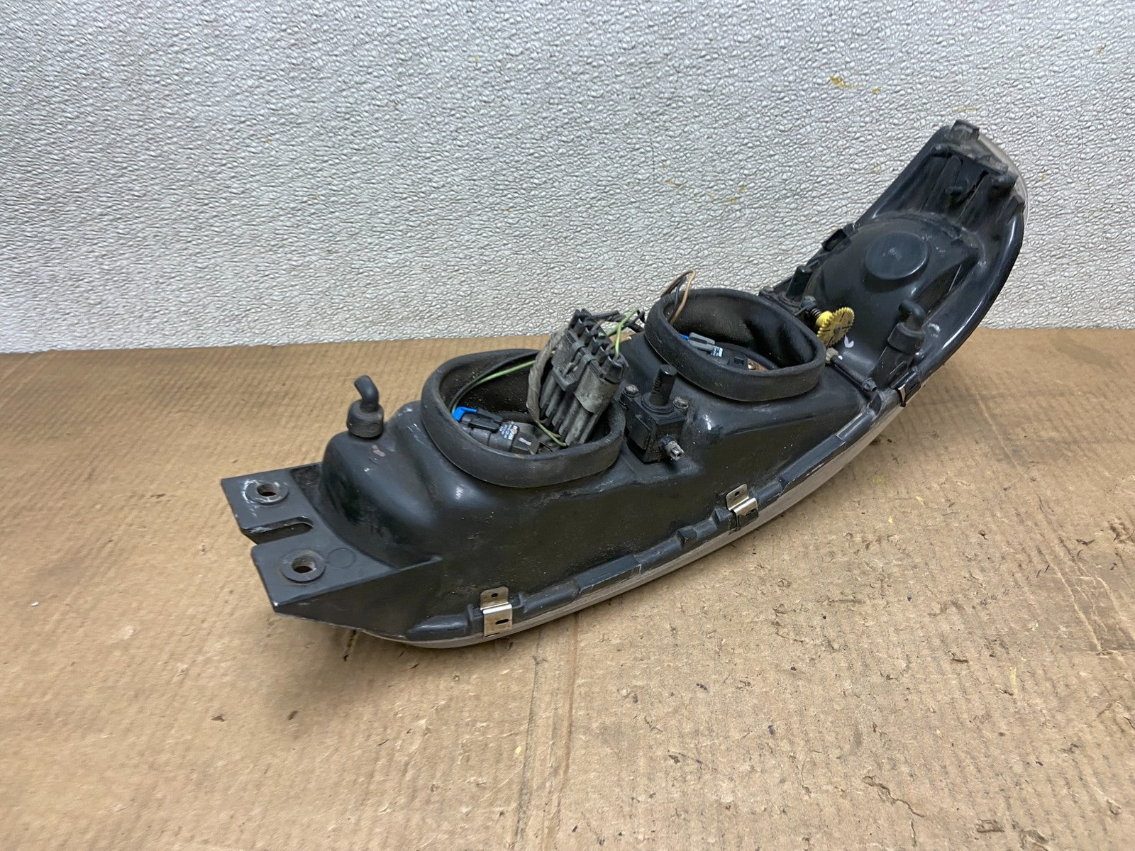 1997 to 1999 Buick   Lesabre Left Driver Side Halogen Headlight AA65916