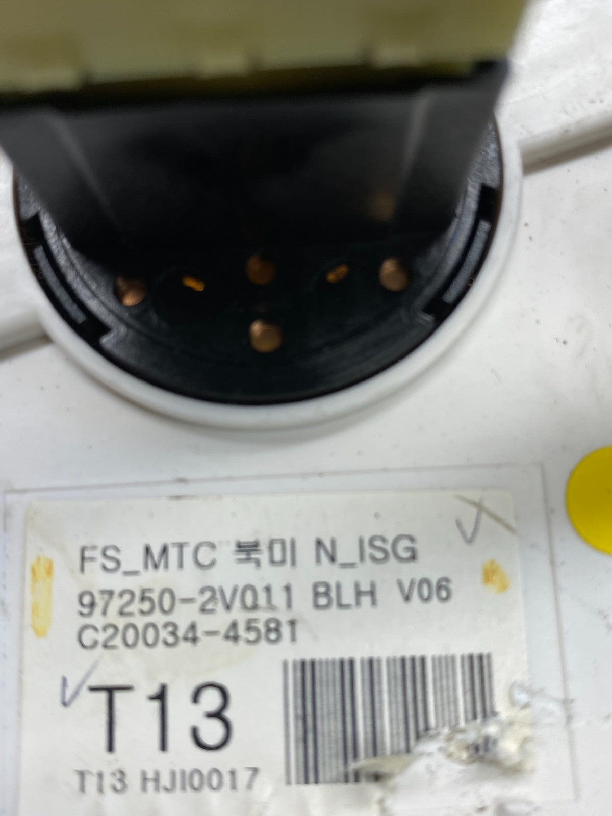 2012 - 2015 Hyundai Veloster Climate Control Panel Trim Air Vents ac9205 DG5
