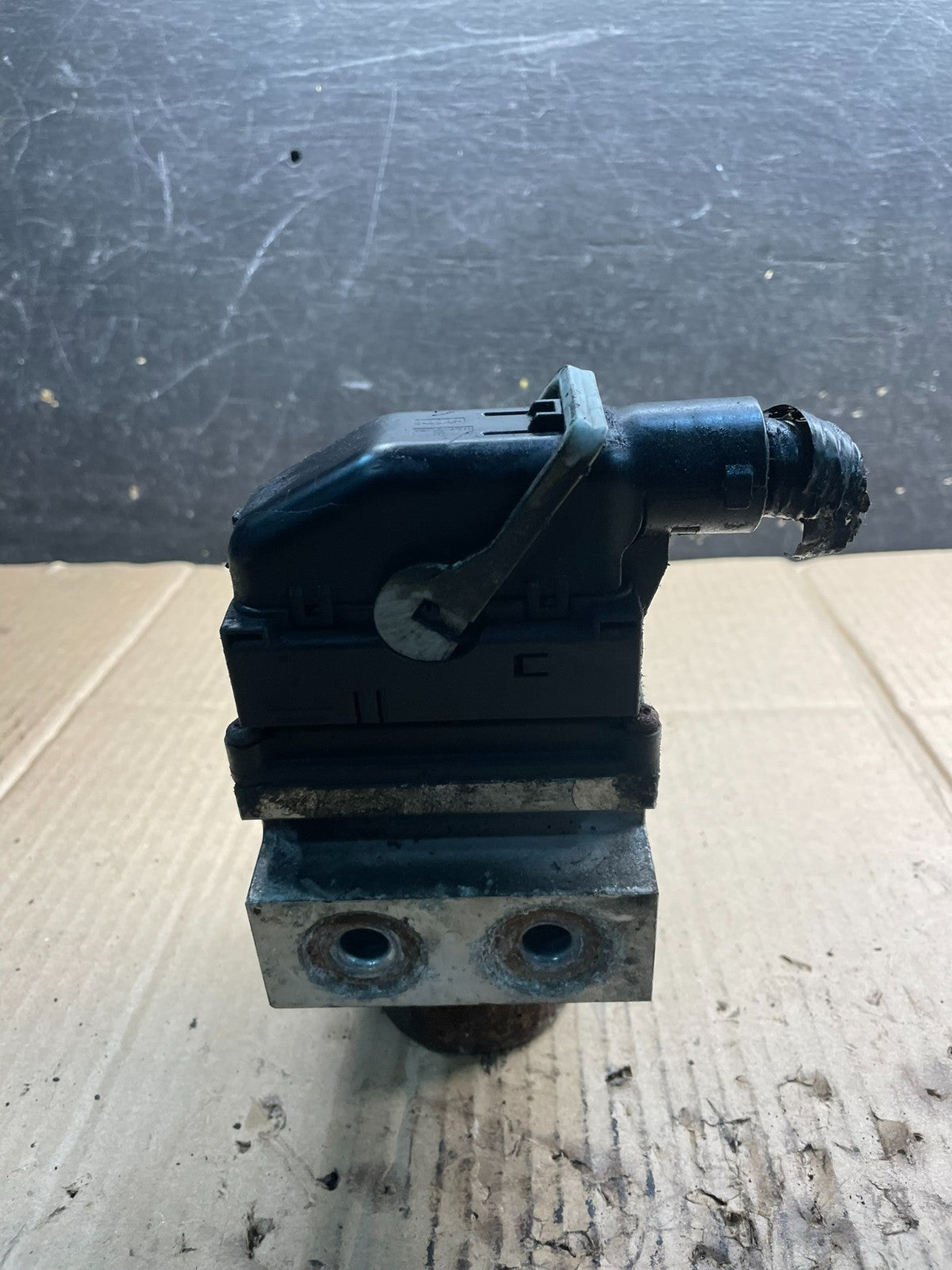 2011 - 2014 Ford E250 E350 Van  ABS Anti Lock Brake Pump Module Oem x1022 DG2