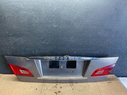 2008 to 2010 Infiniti M35 M45 Rear Trunk Panel Trim Molding Q0377 DG0