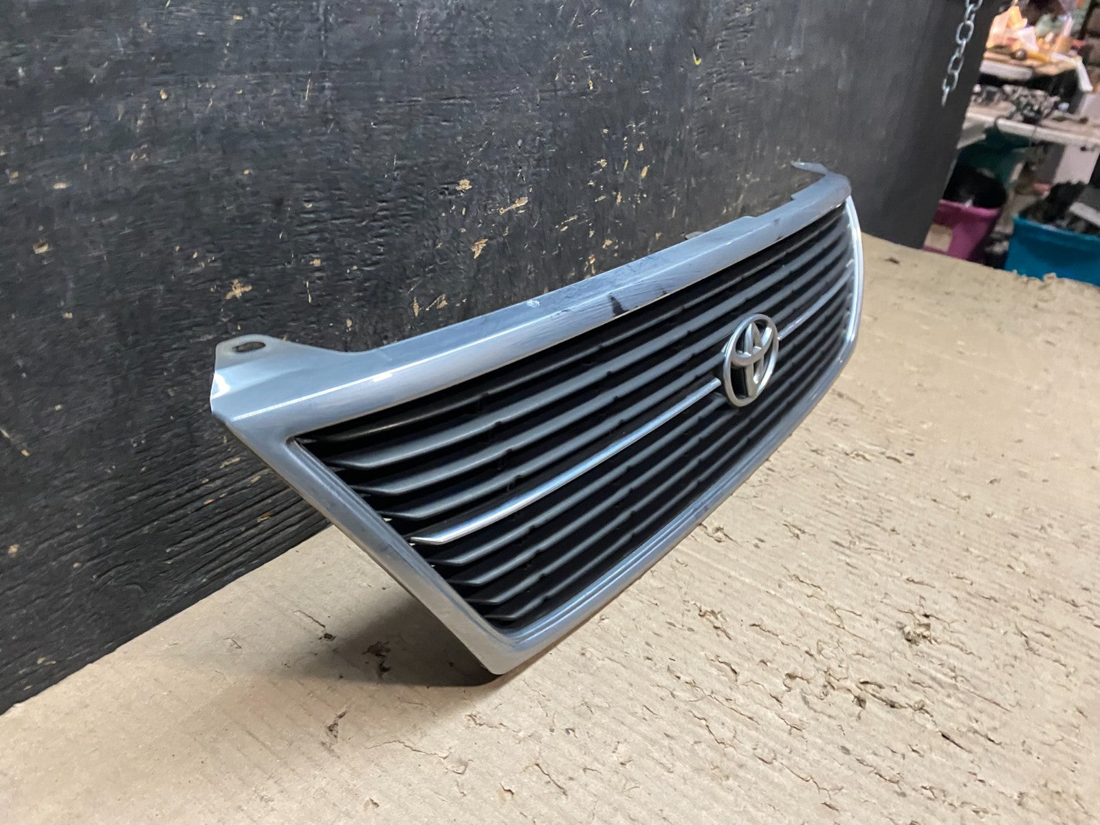 1995 1996 1997 Toyota Avalon Front Upper Grill Grille  OEM X8265 DG2