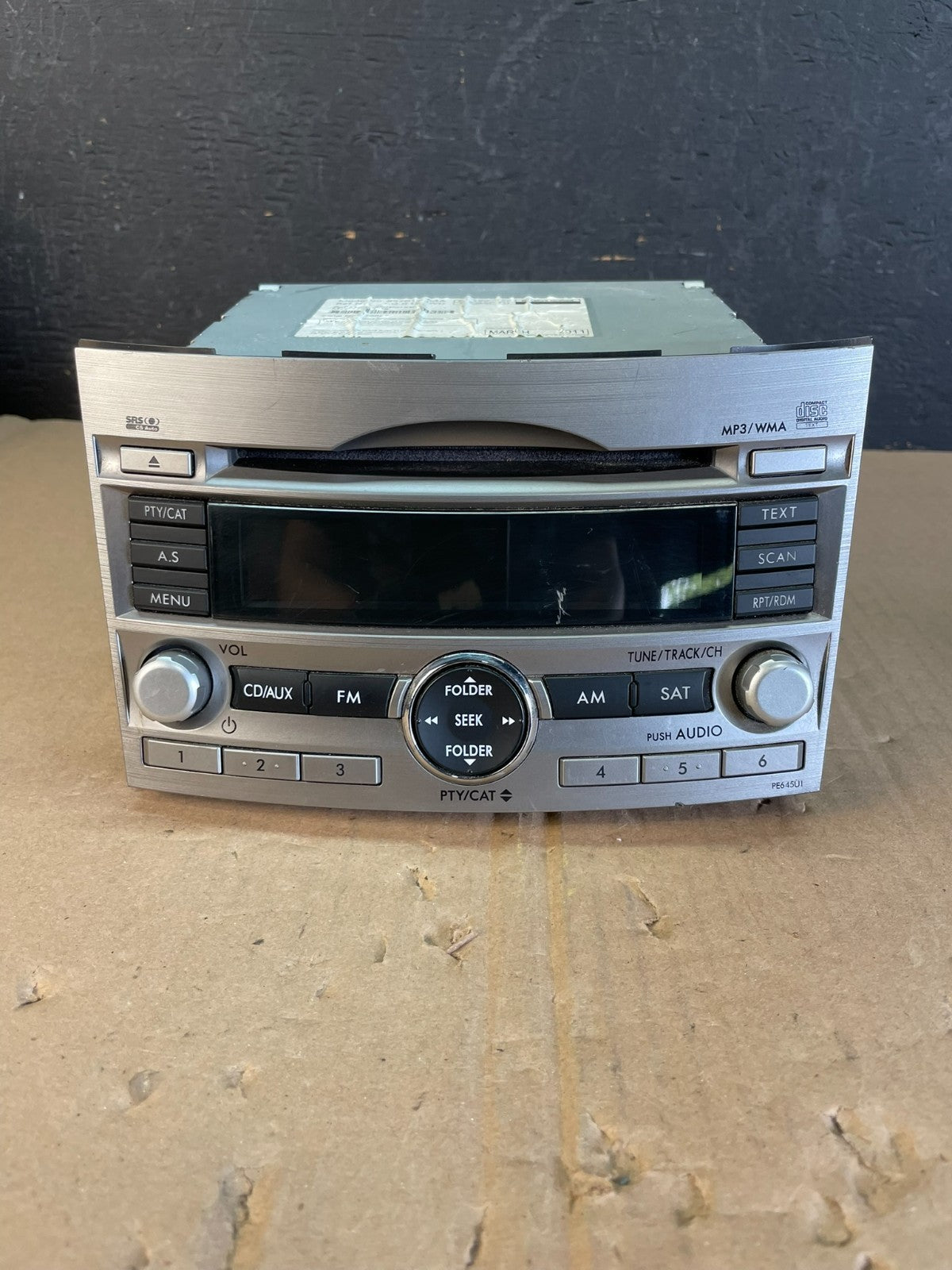 2010 to 2012 Subaru Legacy AM FM CD MP3 Radio Player AD5944 DG0