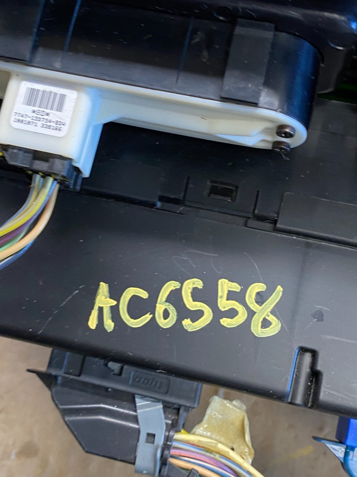 2007 - 2010 Ford Edge Heater Climate Control Radio Control Dash Bezel AC6558 DG8