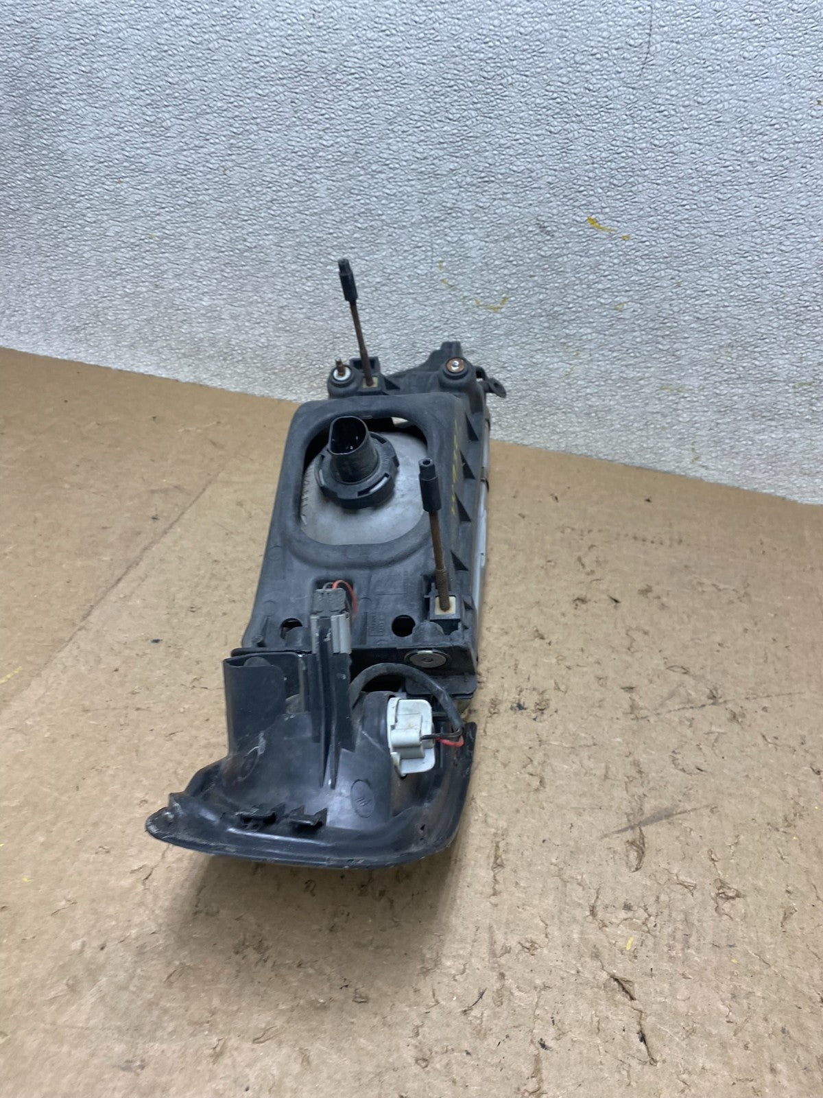 1997 to 1999 Nissan Maxima Left Driver Side Headlight Halogen OEM W9321 DW10