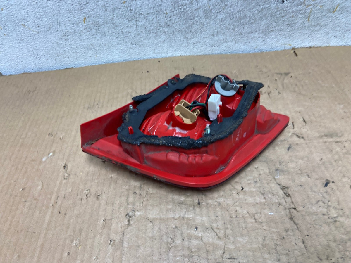 2001 2002 Mazda Millenia Left Driver LH Side Inner Tail Light AI8067 LK5