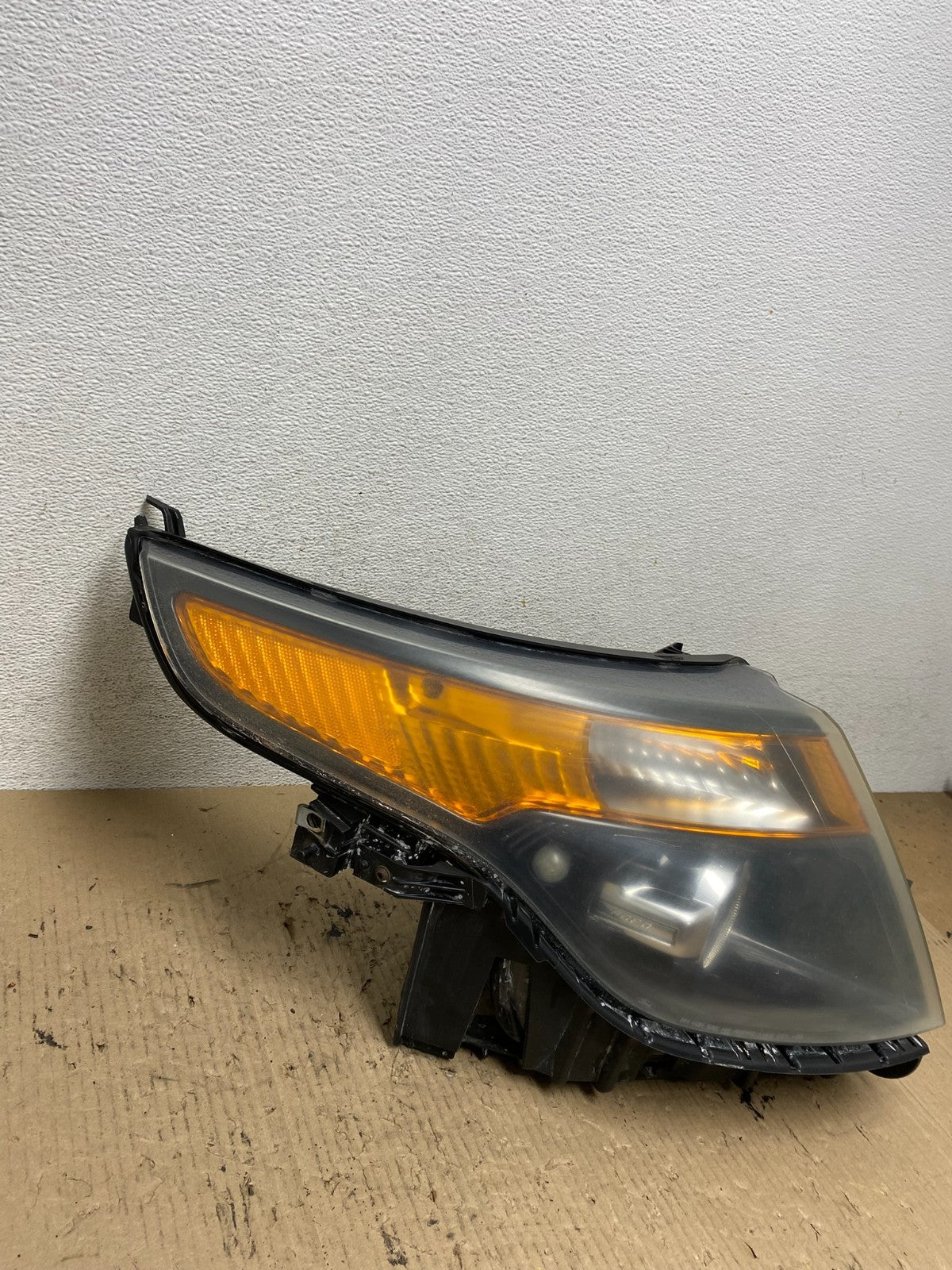 2011 - 2015 Ford Explorer Police Right Passenger Halogen Headlight AF6039 DW2