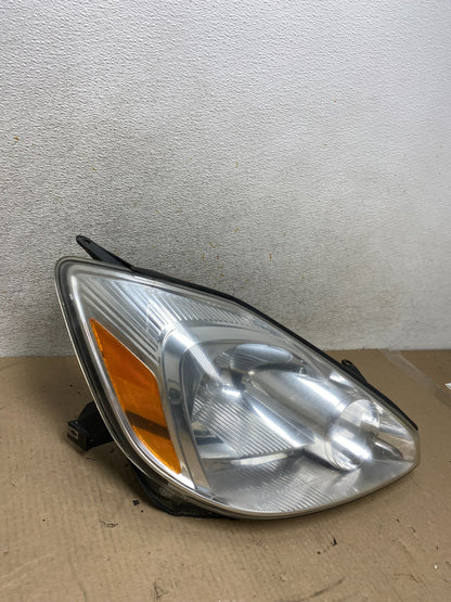 2004-2005 Toyota Sienna Right Passenger Halogen Headlight DEPO AH6794 DW1