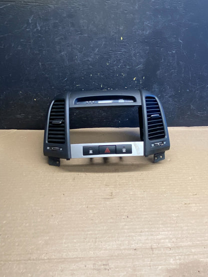 2007 to 2009 Hyundai Santa Fe Center Dashboard Radio Bezel Trim AH1497 DG0