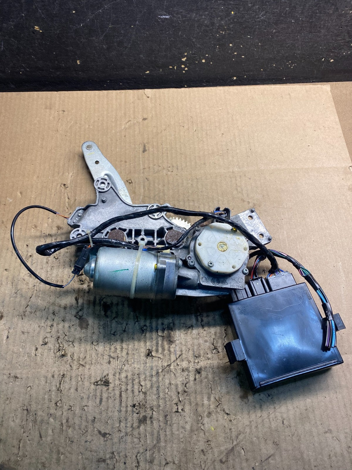 2007 2008 Acadia Enclave Escalade Suburban Liftgate Door Module Motor Z5034 DG4