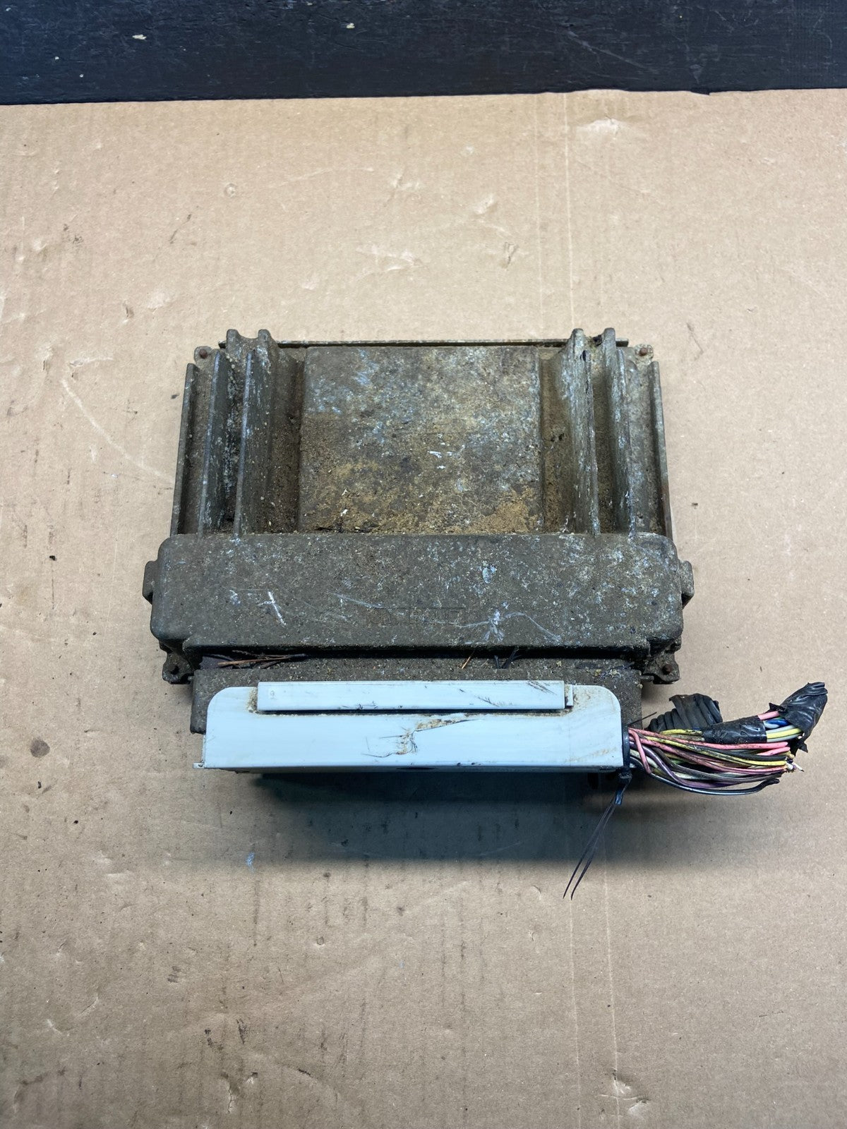 2001-2002 Silverado Tahoe Engine Computer Module 12200411 ECM ECU af9333 DG1