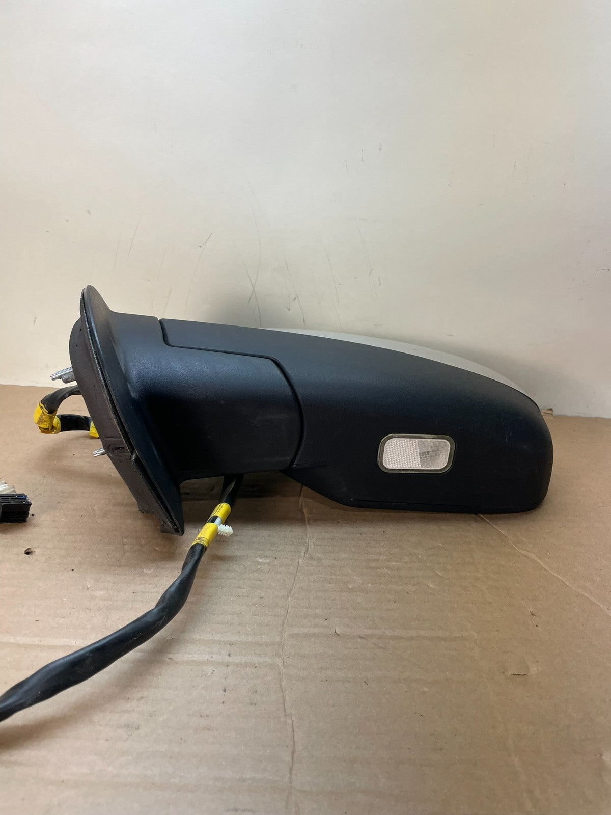 2009 to 2014 Gmc Yukon Left Driver LH Side View Door Turn Mirror ai0427 DG3