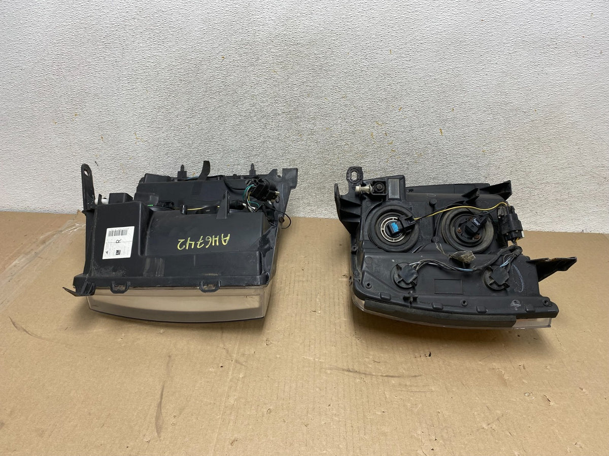 2007 to 2014 Chevrolet Silverado Left+Right Side Headlights AH6742 DW10