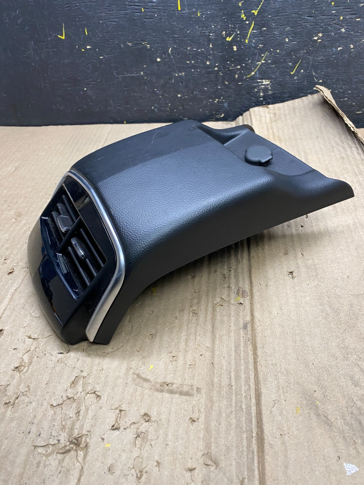 2013 to 2017 Cadillac XTS Rear Center Console Air Vent OEM X1988 DG3