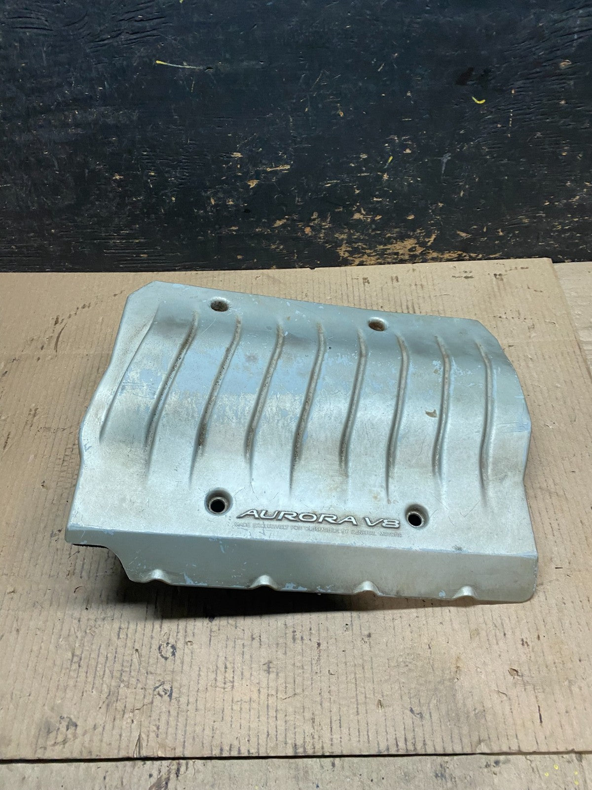 1998 to 2002 Oldsmobile Intrigue Aurora Engine Cover 3.5L W5603 DG0