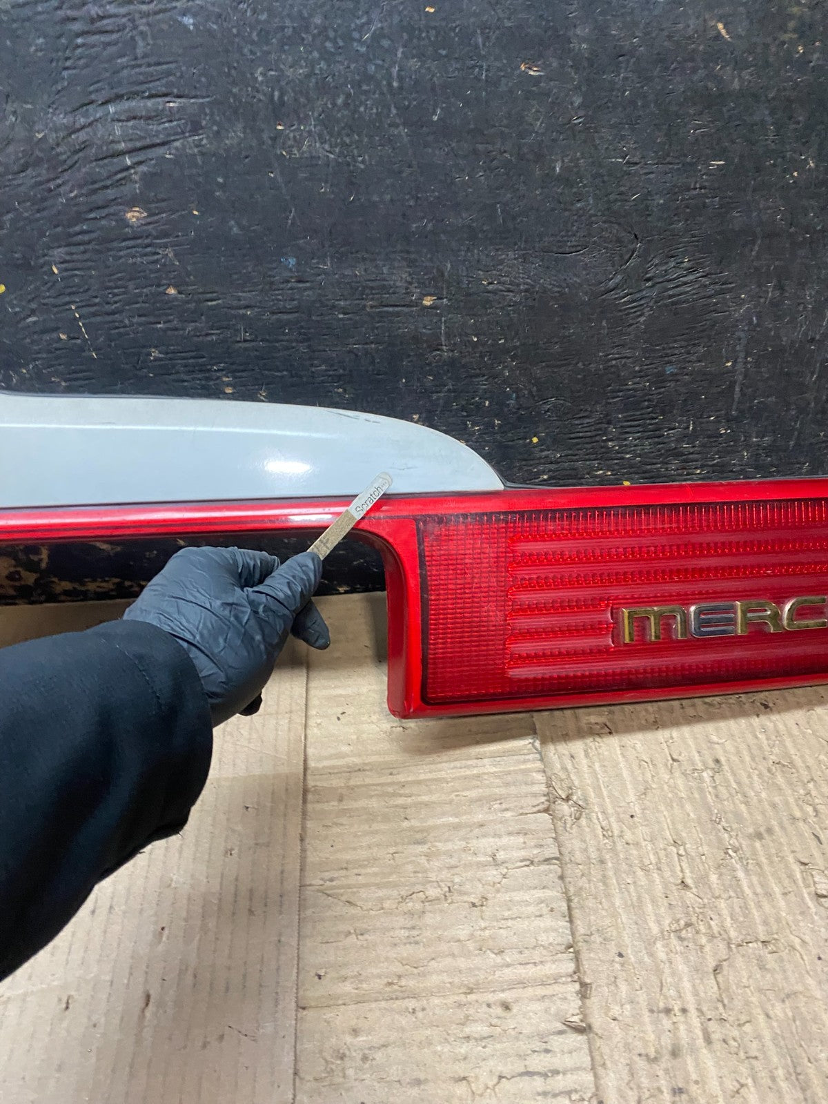 1999 to 2002 Mercury Villager Trunk Lid Center Tail Light  w5728 DG6