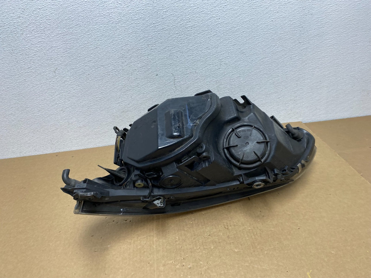 2004 to 2007 BMW 525i 5 Series Headlight Right Passenger Xenon AFS AC1086 DW4