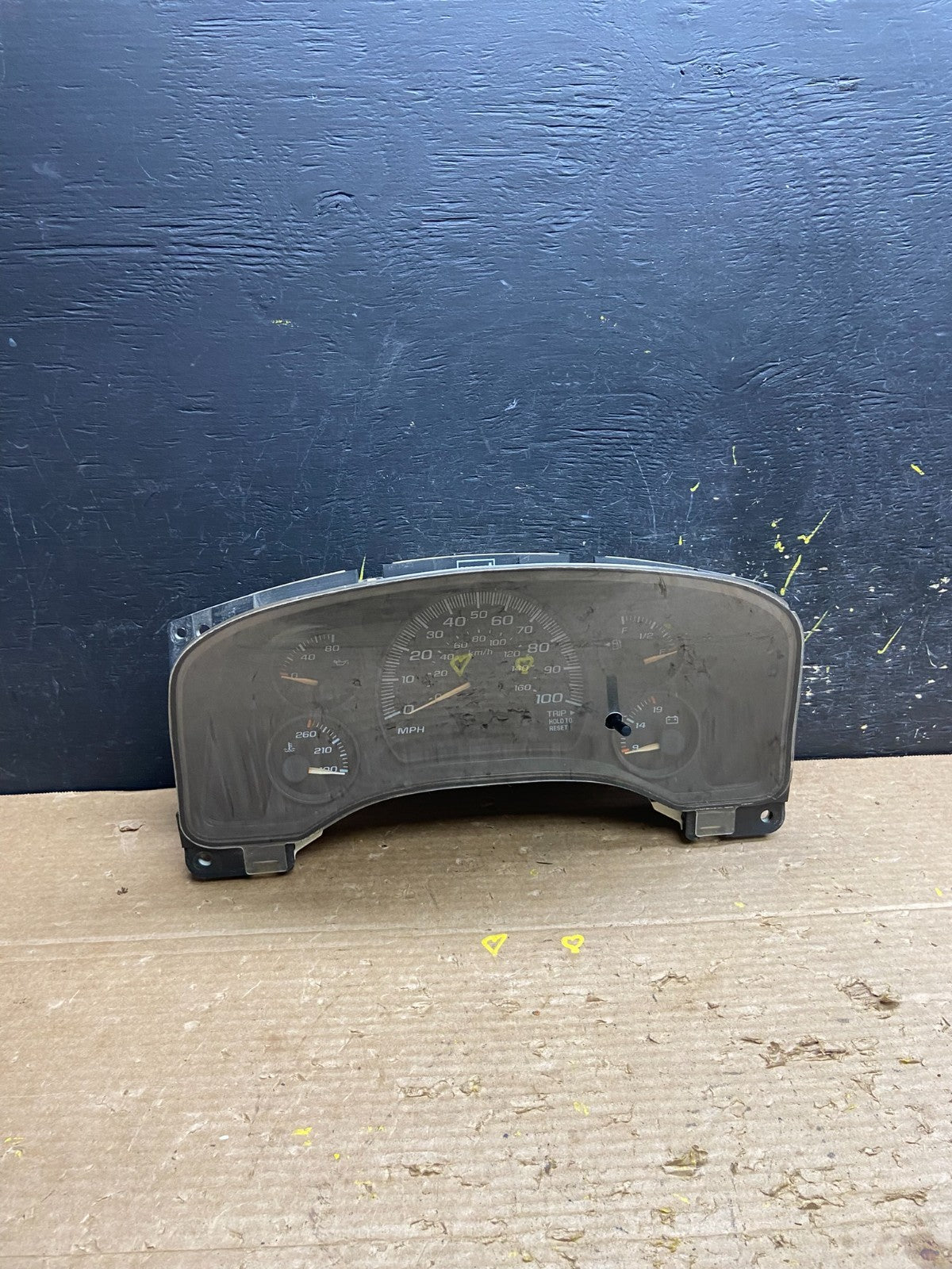 2004 to 2007 Chevrolet Express Speedometer Cluster Gauge OEM W3426 DG0