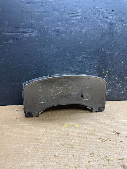 2004 to 2007 Chevrolet Express Speedometer Cluster Gauge OEM W3426 DG0