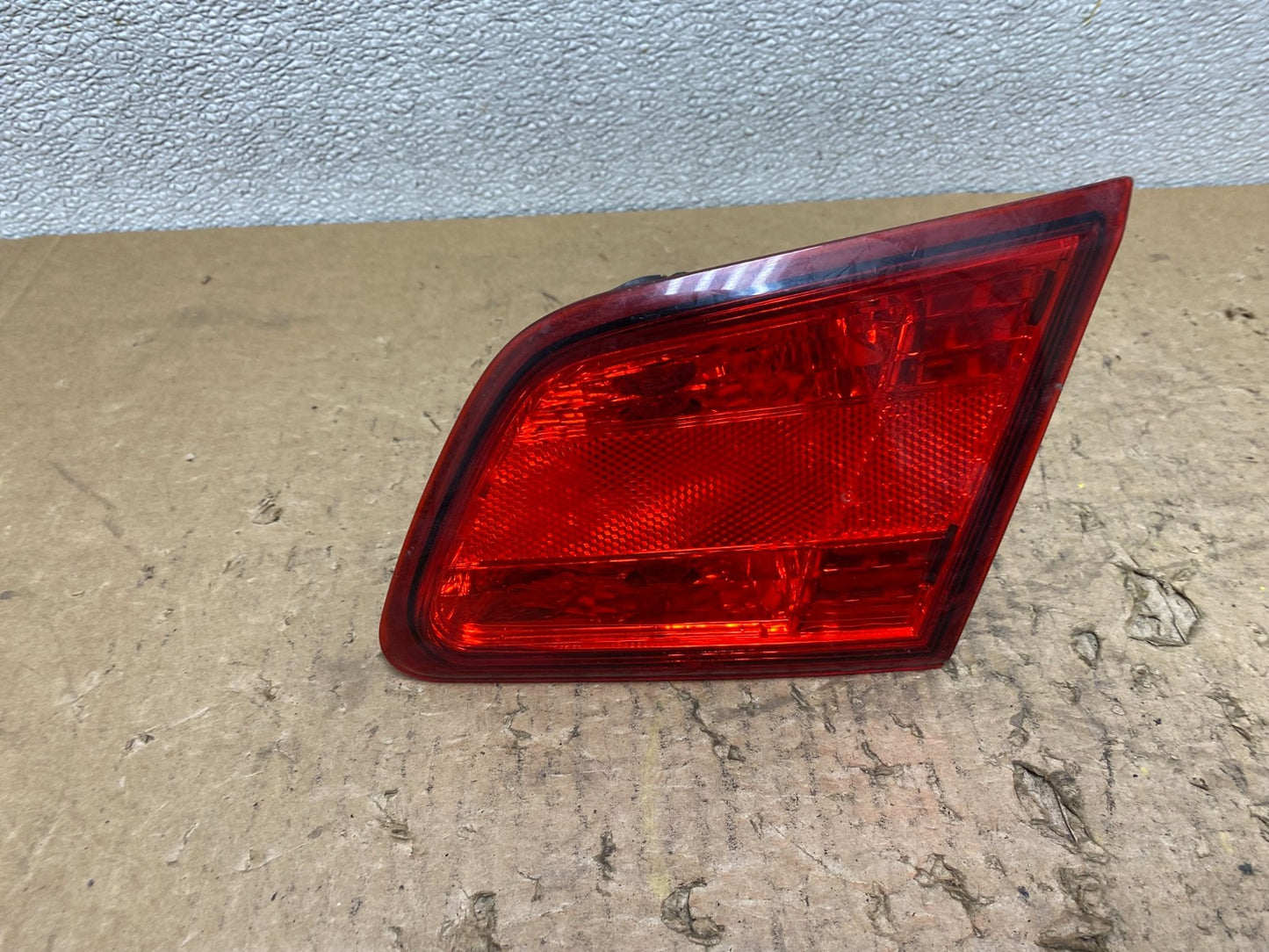 2010-2014 Subaru Legacy Right Passenger Rh Side Tail Light Inner Oem V8520 DW0