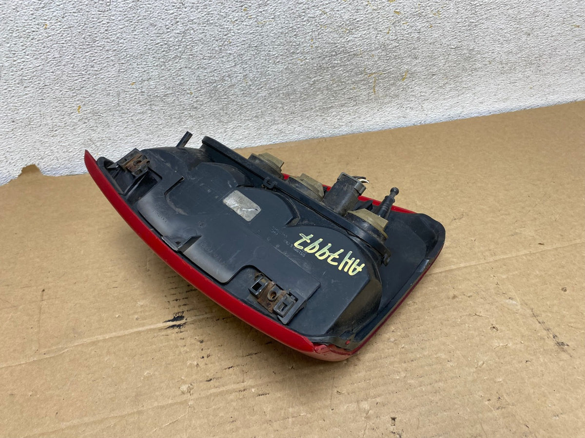 1999-2004 Jeep Grand Cherokee WJ Right Passenger Rh Tail Light AH7997 LK4