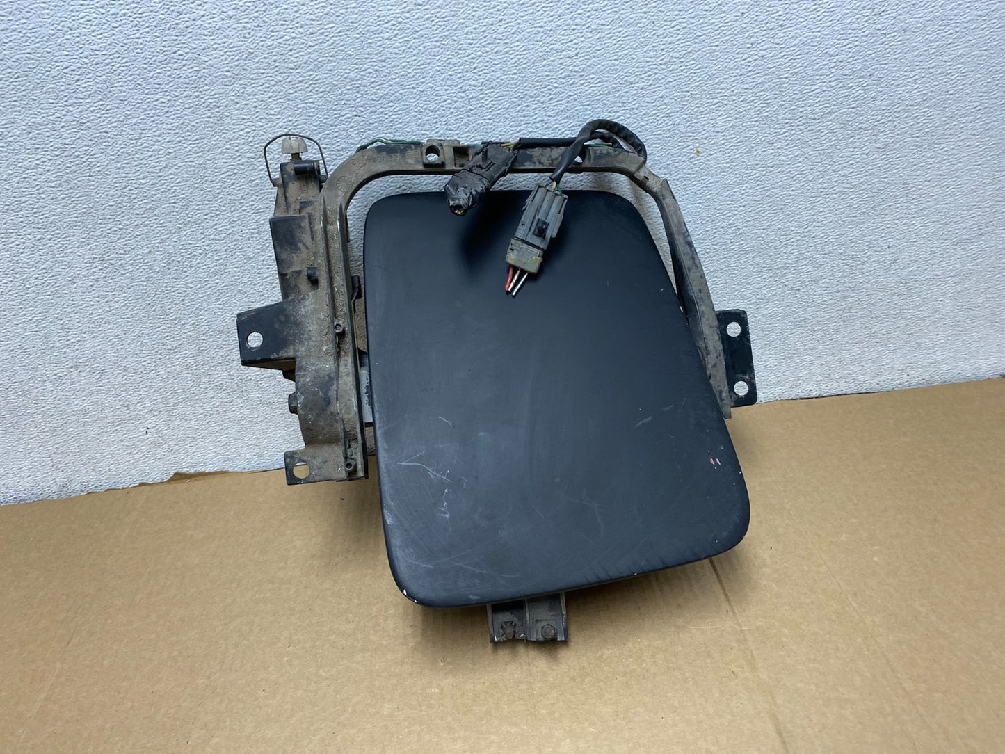 1984 to 1989 Chevrolet Corvette Right Passenger RH Side Headlight AG1457 DW8