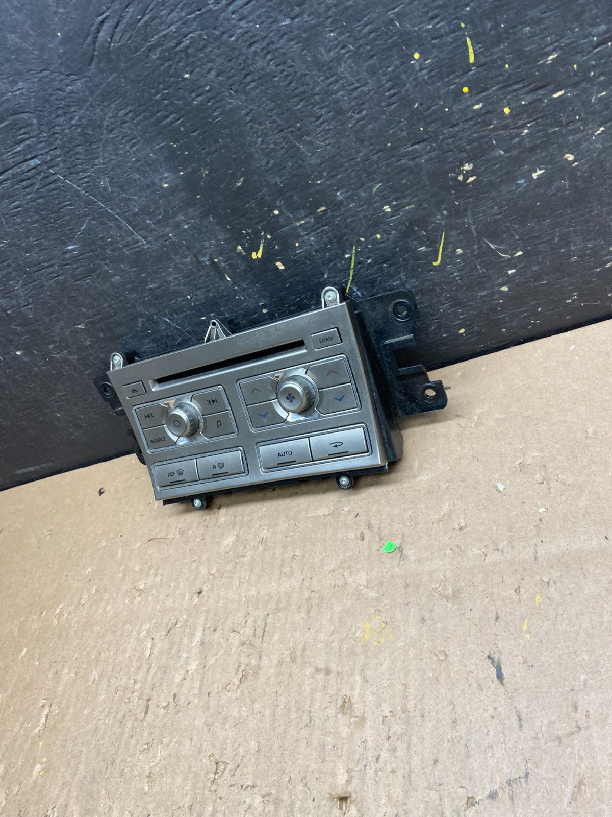 2009 2010 2011 Jaguar XF Radio Receiver CD Player OEM t5946 DG1
