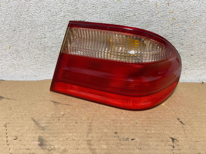 2000-2002 Mercedes-Benz E-CLASS E430 Right Passenger Side Tail Light AH4288 LK0