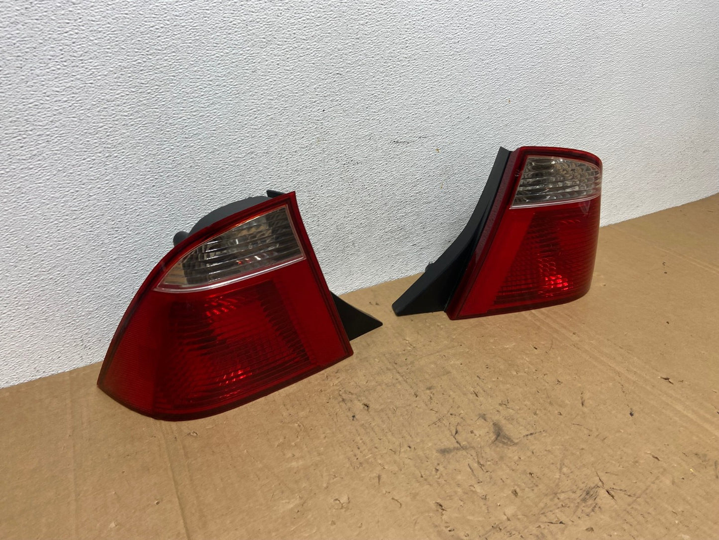 2005 2006 2007 Ford Focus Sedan Left Right Side Tail Lights AD3191 LK2