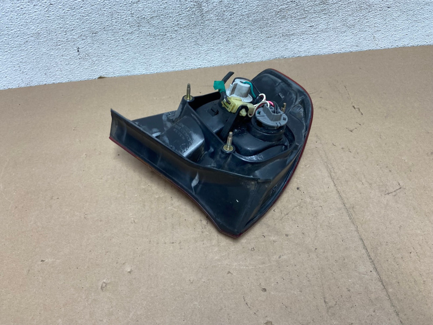 2000 to 2004 Subaru Legacy Right Passenger Rh Side Tail Light AG4608 LK4