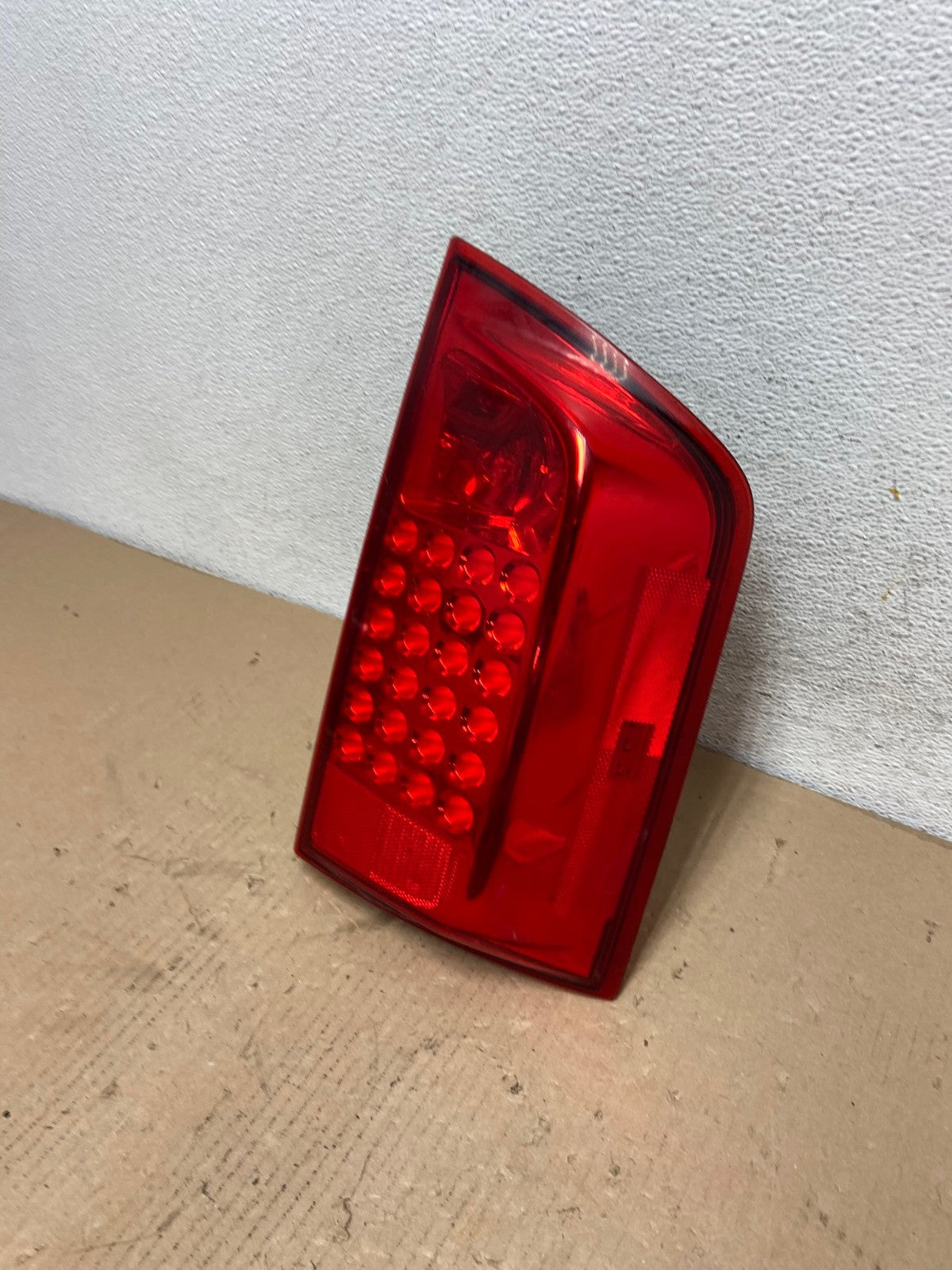 2004 to 2010 Infiniti Qx56 Right Passenger RH Side Tail Light AF3167 LK1