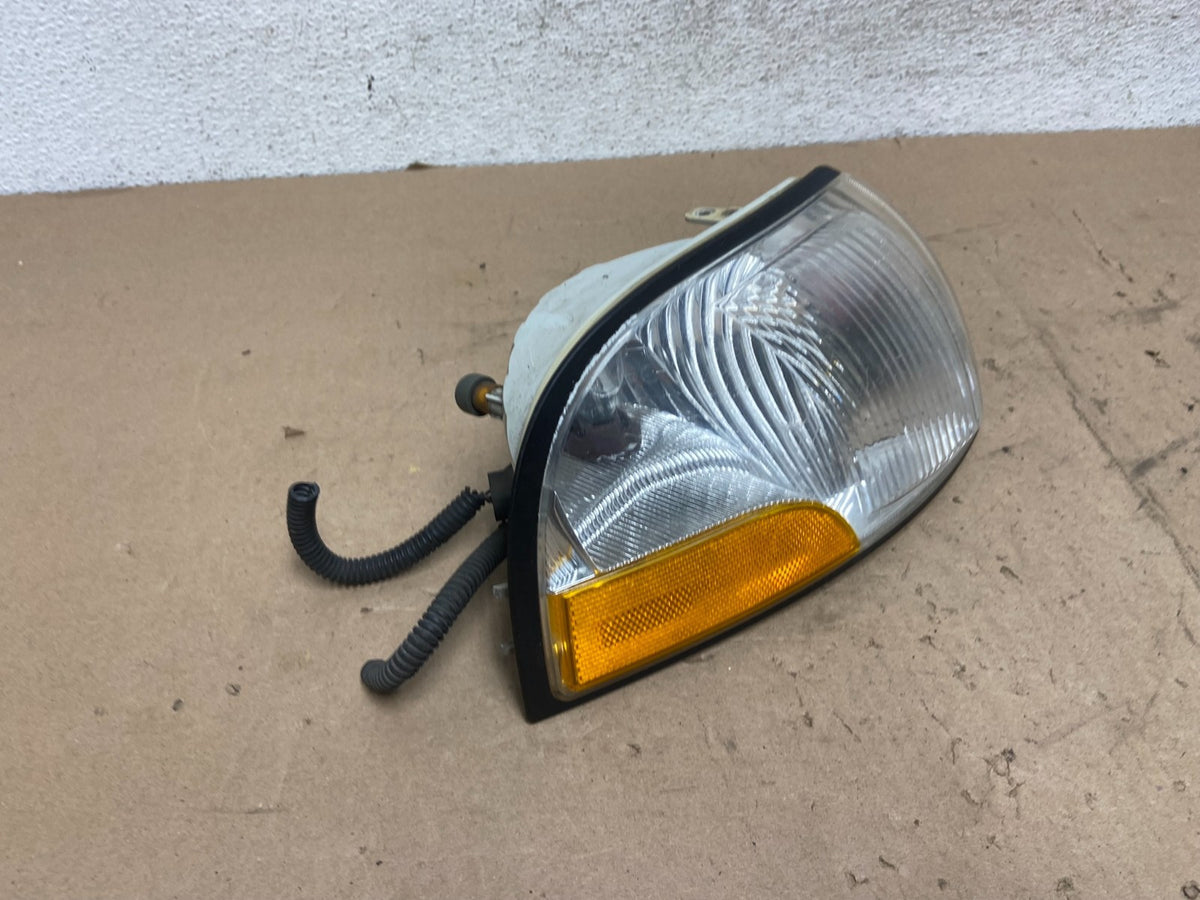 2001 - 2002 Nissan Quest Front Right Passenger RH Side Turn Signal ag5580 DG2