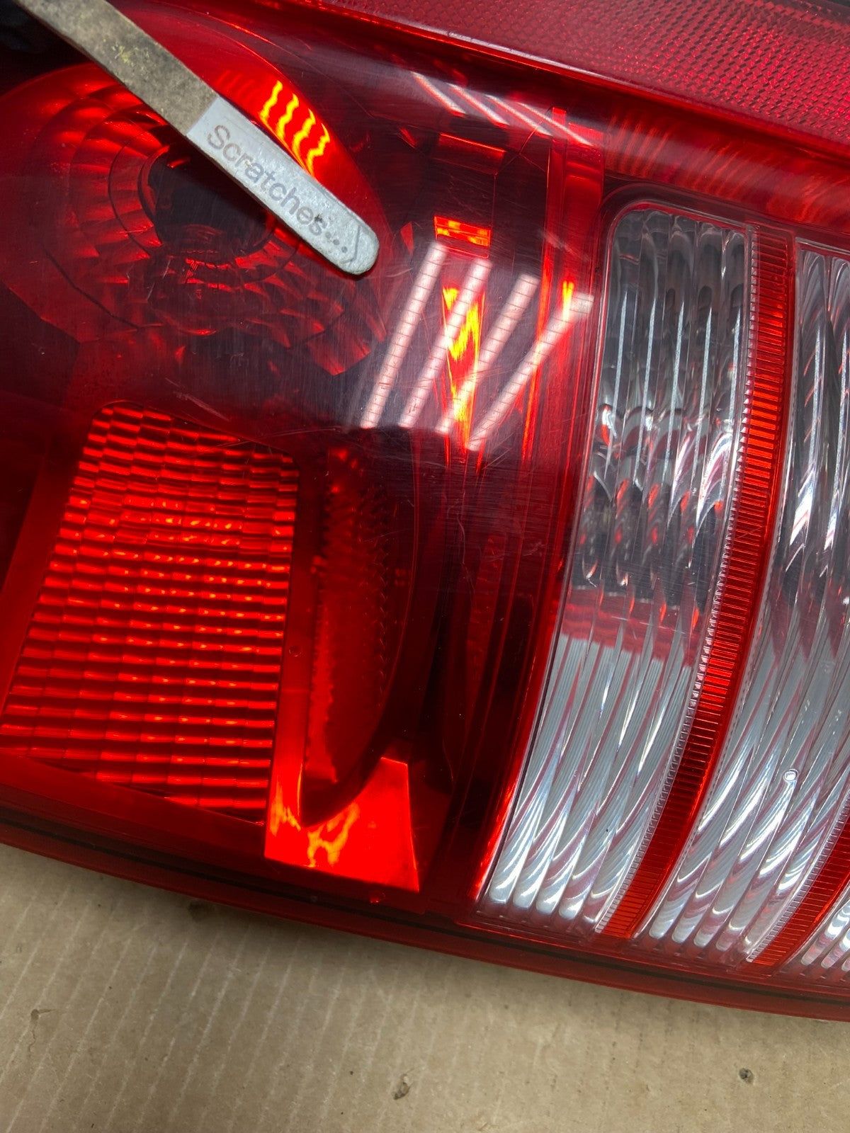 2008 - 2010 Chrysler Town And Country Right Passenger Tail Light AF9571 DW3