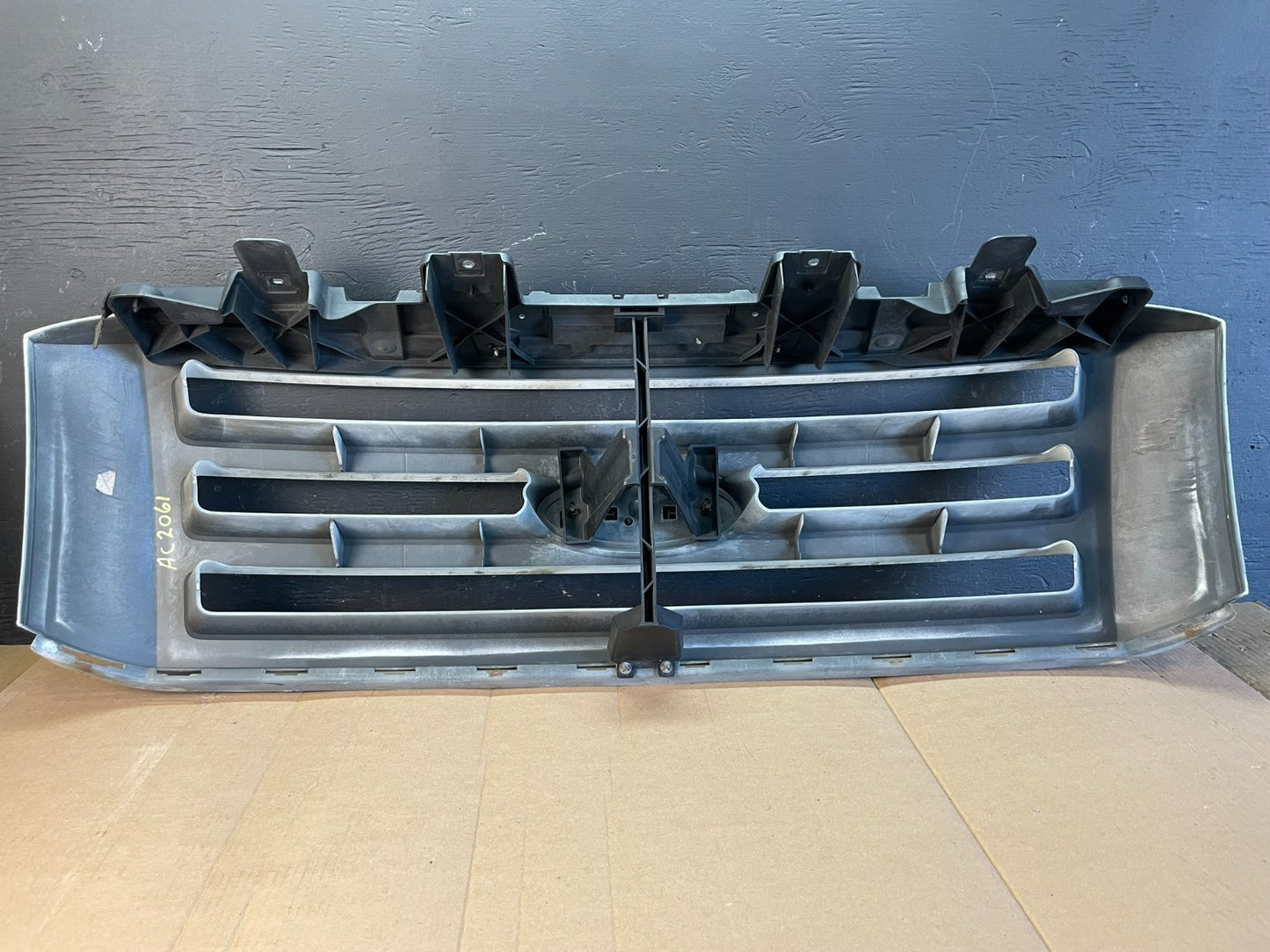 2007 to 2014 Ford Expedition Front Upper Chrome Grill Grille AC2061 DG7