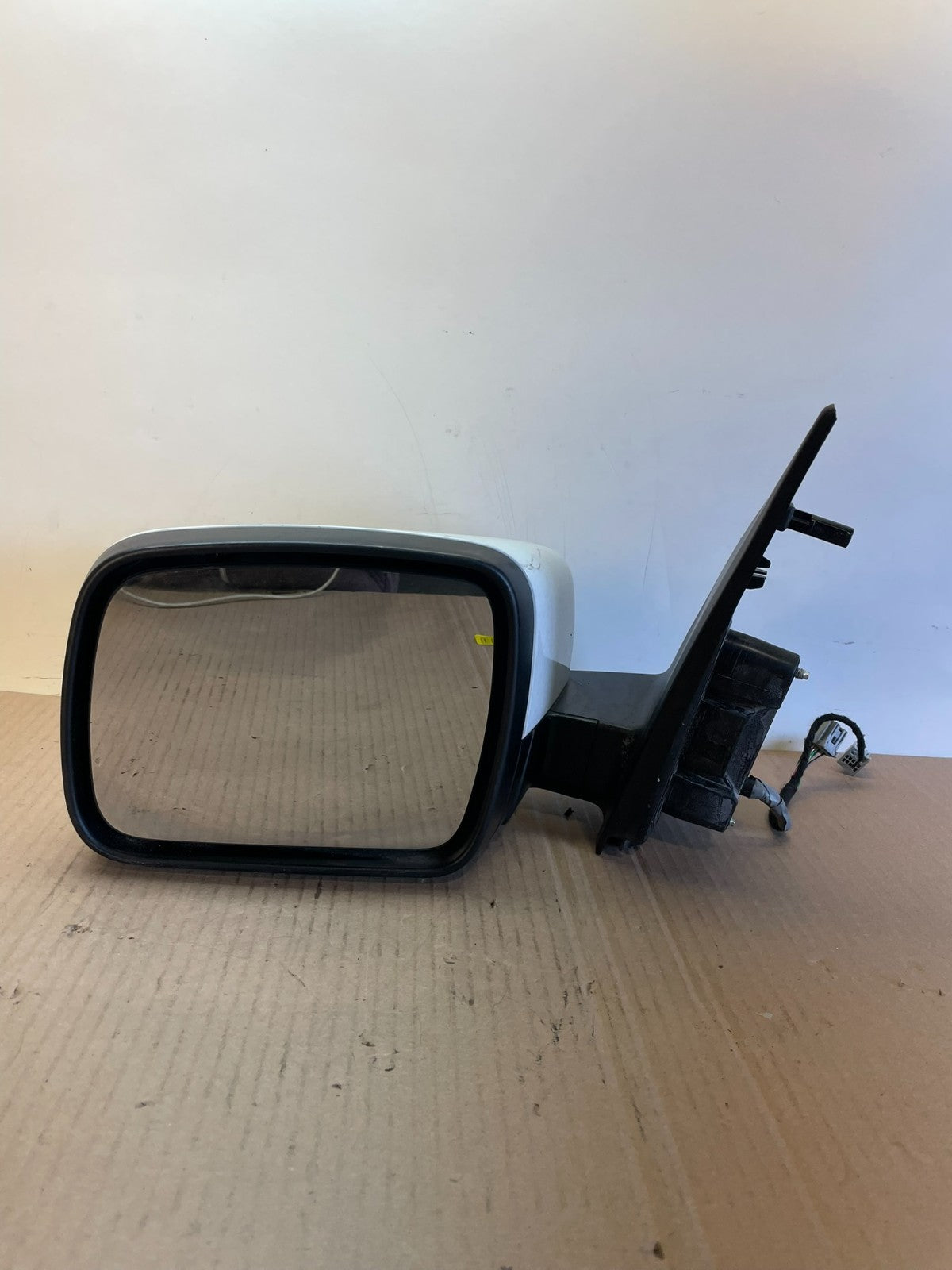 2011 to 2015 Land Rover LR2 Left Lh Side Door Power Mirror aj0837 DG9