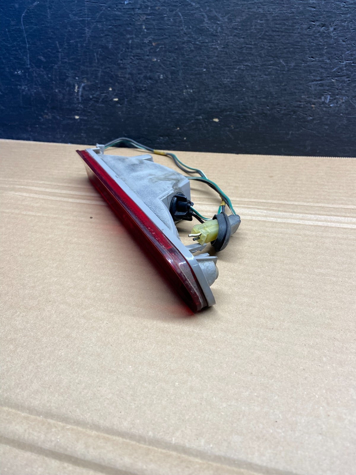 1999 to 2004 Honda Odyssey Rear 3rd Brake Light Lamp ae4677 DG1