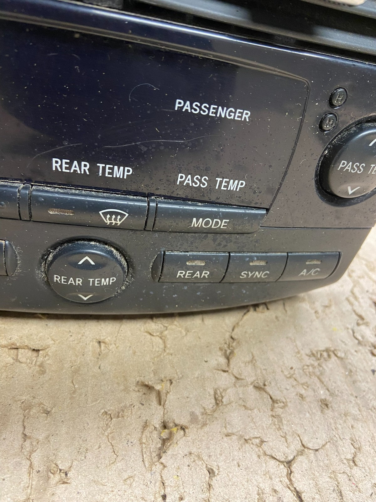 2004-2005 Toyota Sienna A/C Climate Heater Temperature Control Air Vent x6384 DG1