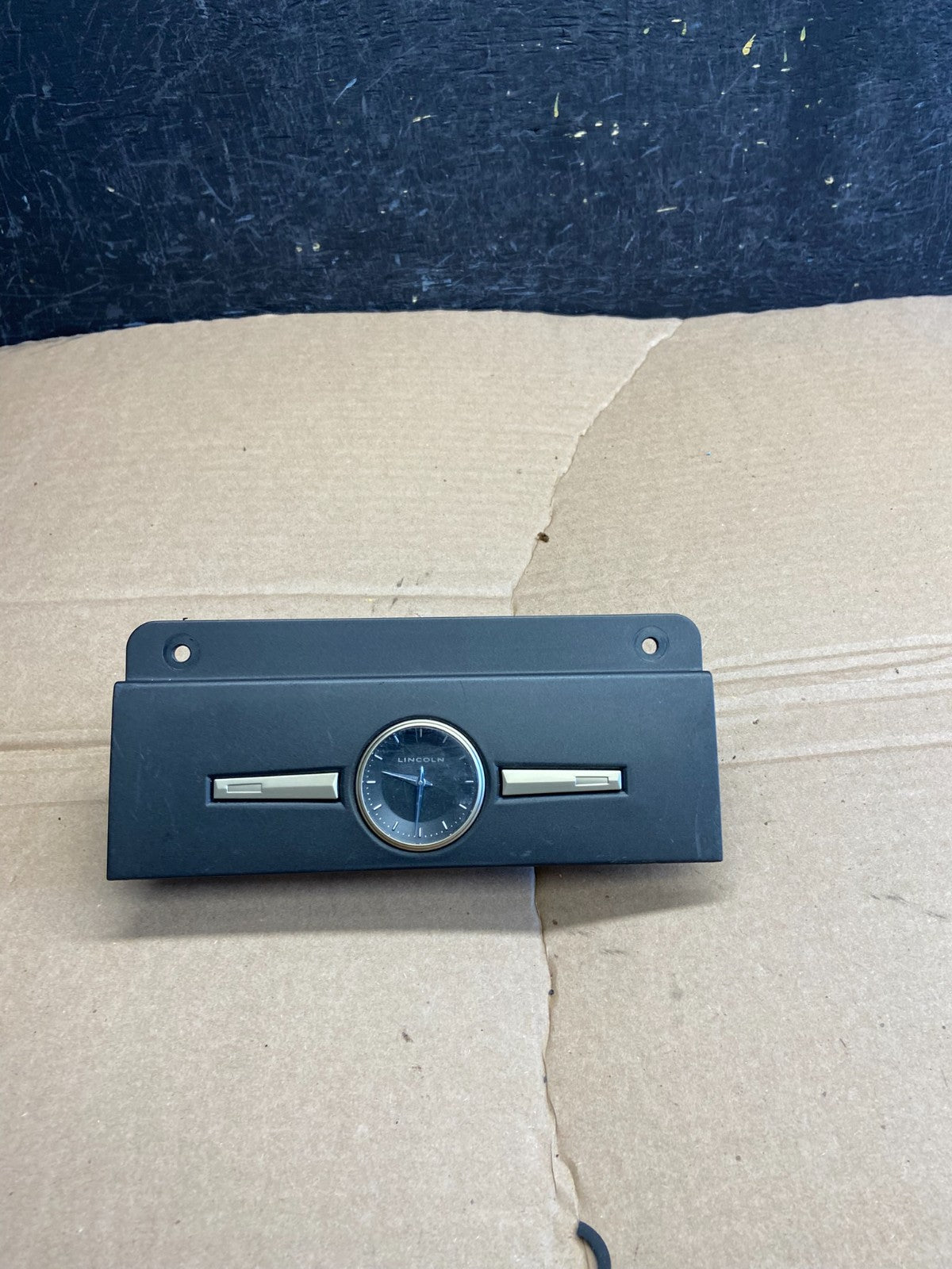 2003 to 2011 Lincoln Town Car Center Console Dash Mounted Analog Clock af1784 DG0