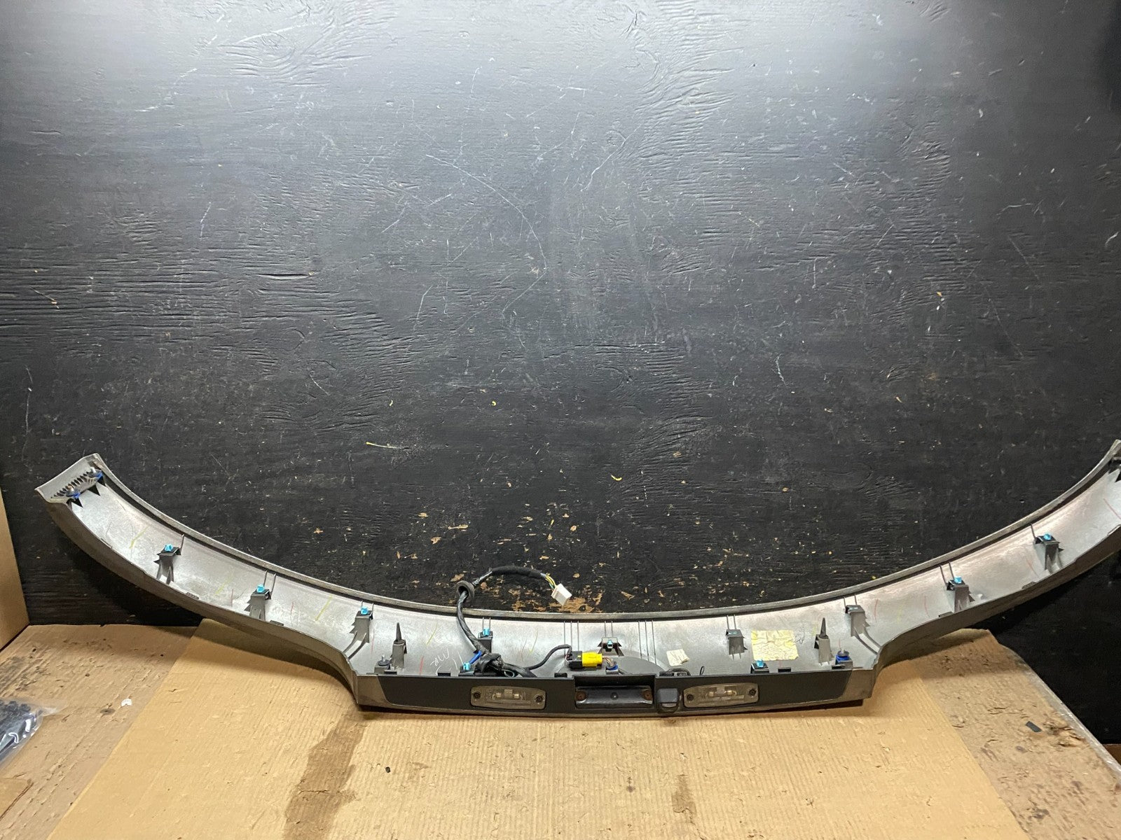 2014 to 2015 Kia Sorento Rear Trunk Lift gate Cover Panel Oem X3331 DG9