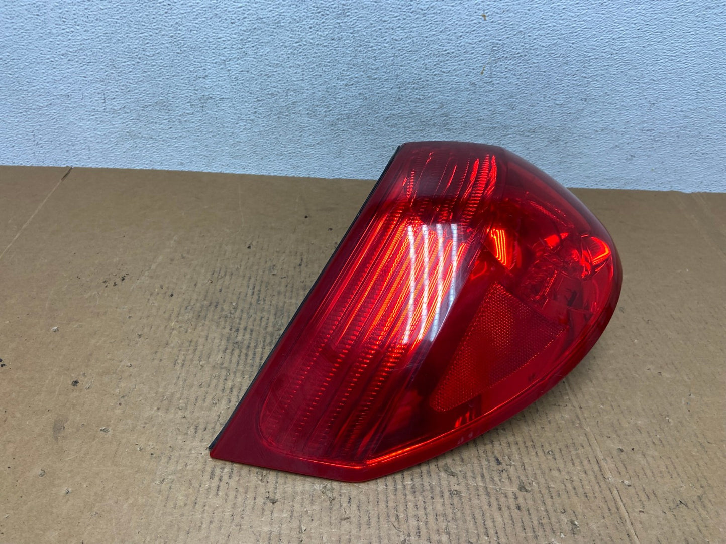 2006 to 2010 Toyota Sienna Left Driver LH Side Tail Light AE1147 LK2
