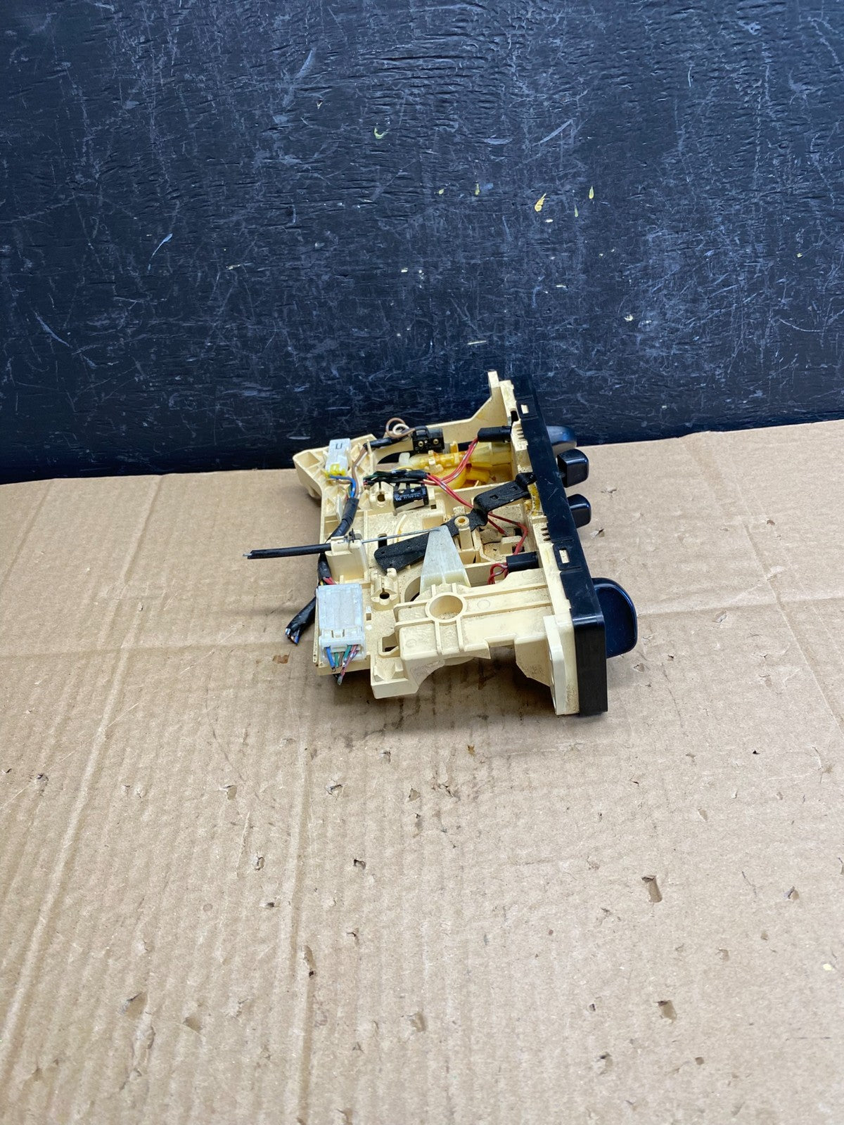 1998 to 2000 Nissan Frontier Climate Controller AC94971